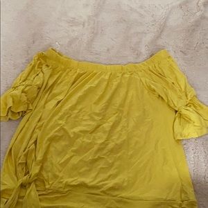 Yellow lose fashion  tee